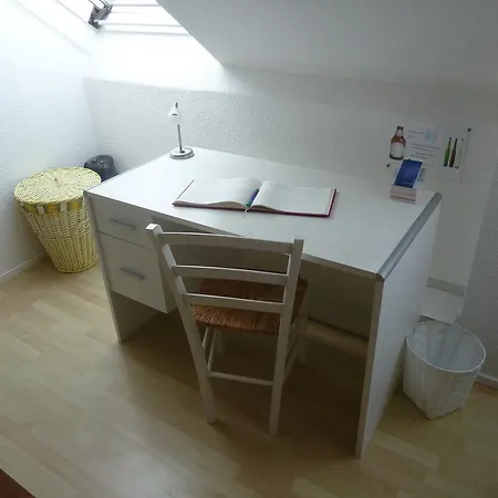 Airport Apartment Düsseldorf Zimmer foto